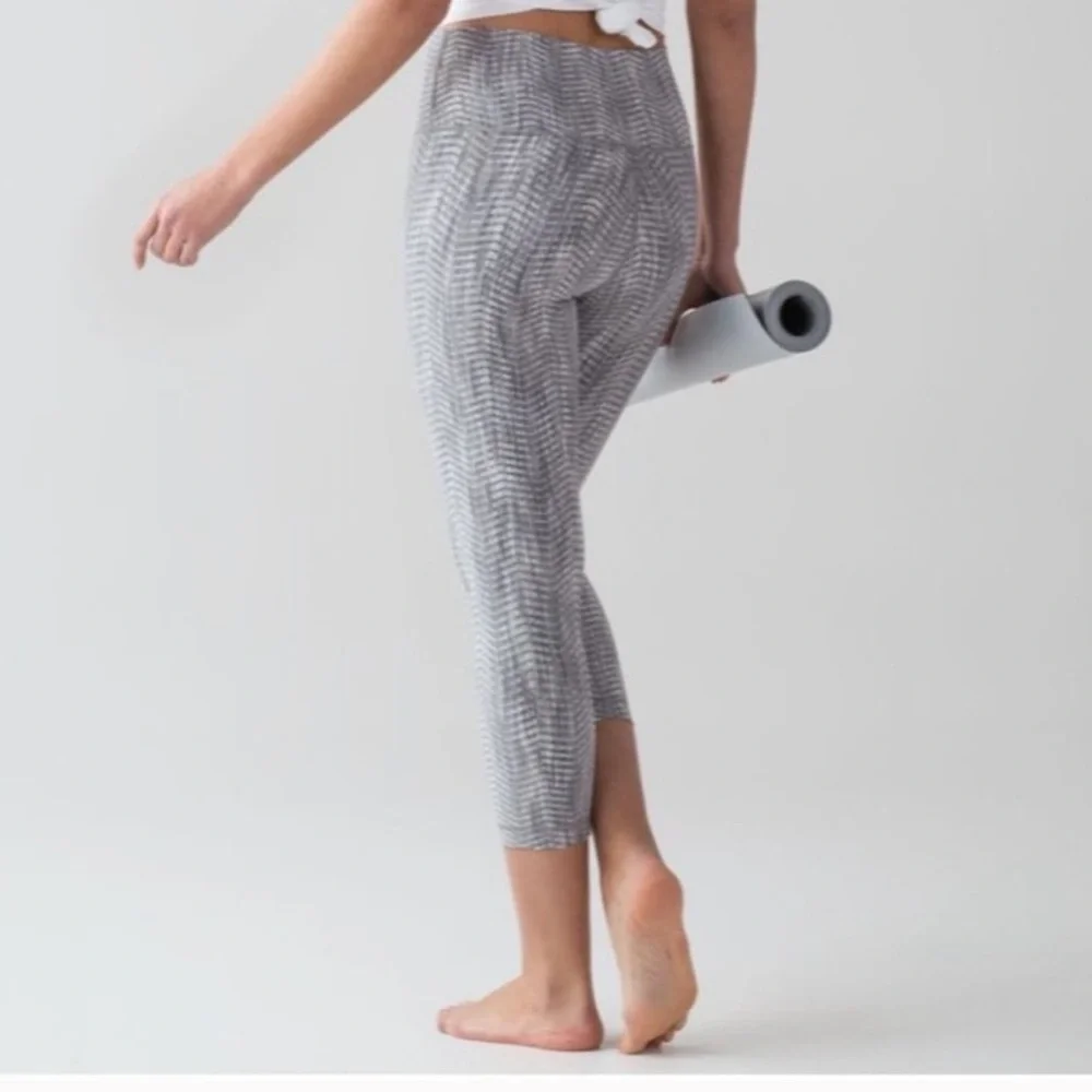 Lululemon Wunder Under Hi-Rise Crop Luon Arrow Jacquard Battleship Silver Spoon
